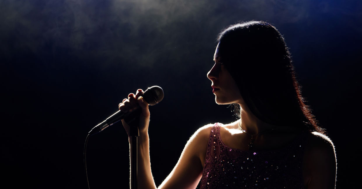 woman singer woman singer