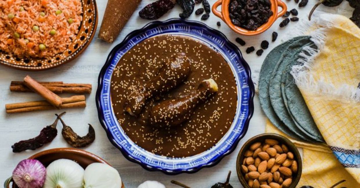 Use cloves in Mole Sauce for extra health benefits. Use cloves in Mole Sauce for extra health benefits.